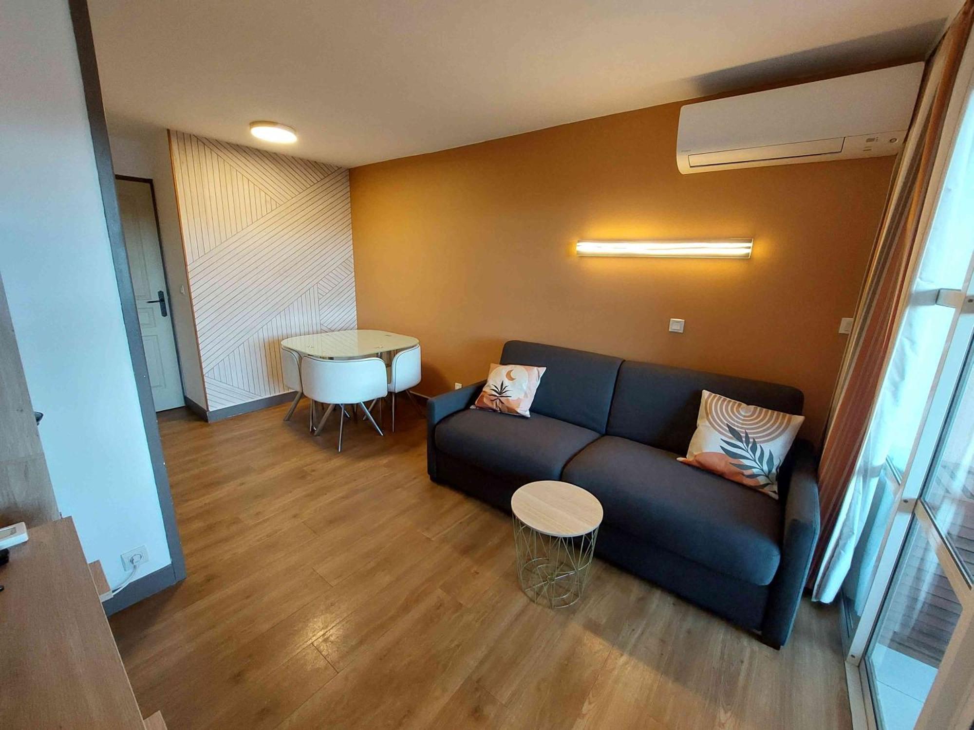 CAP ESTEREL appartement climatisé dans le centre du village vacances Drammont Extérieur photo