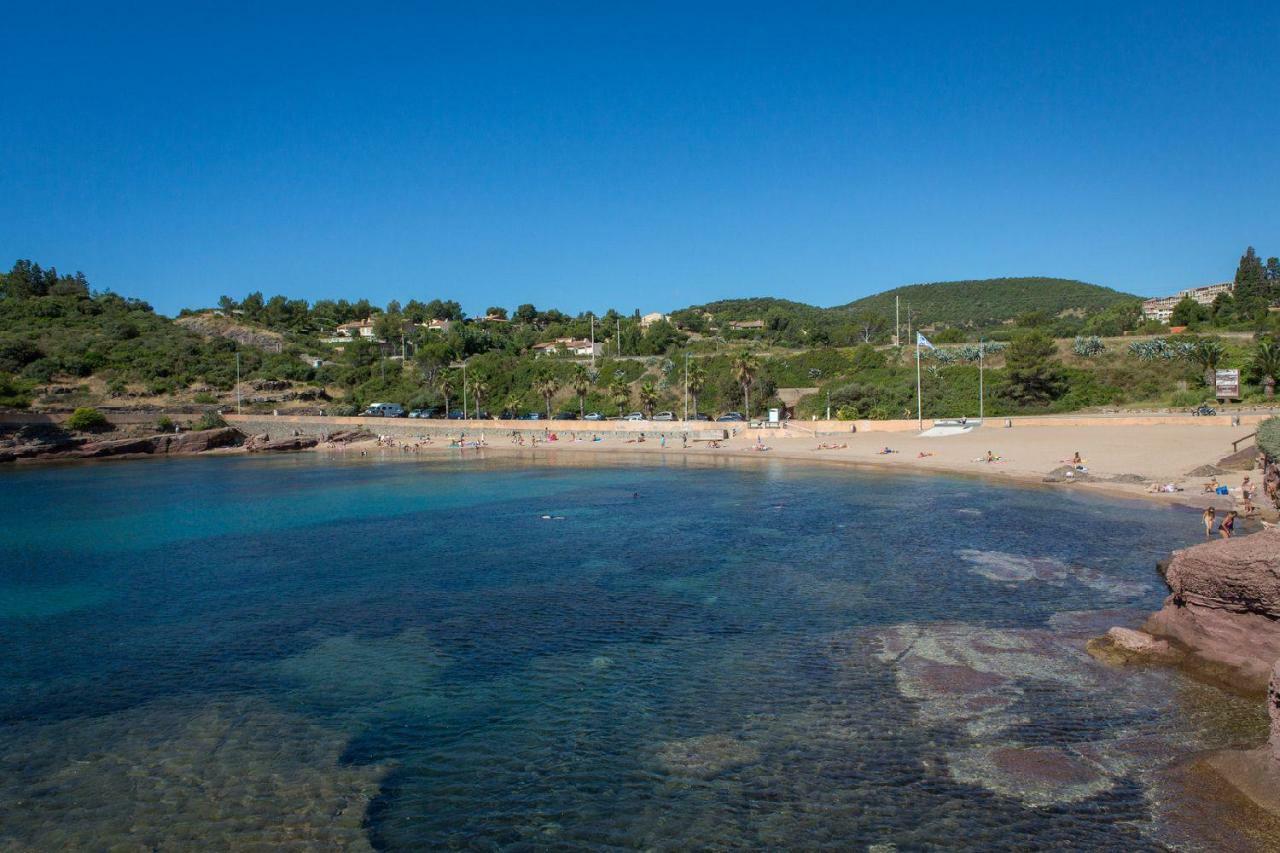 CAP ESTEREL appartement climatisé dans le centre du village vacances Drammont Extérieur photo
