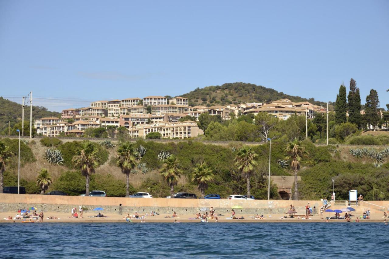 CAP ESTEREL appartement climatisé dans le centre du village vacances Drammont Extérieur photo